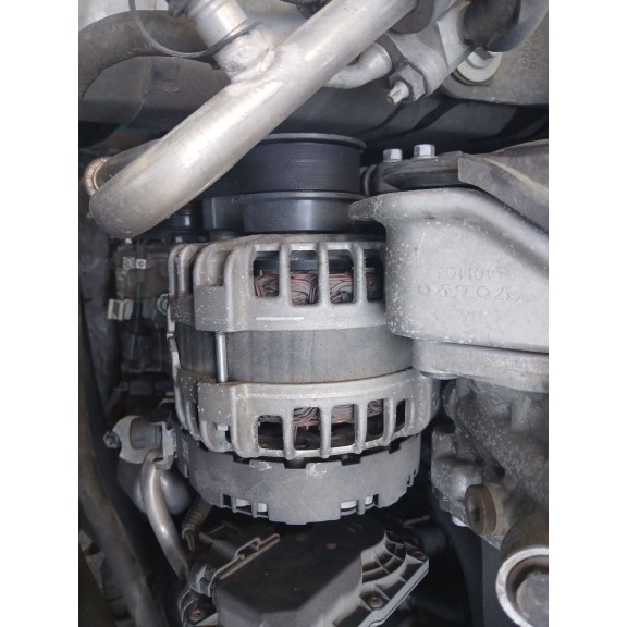 Recambio de alternador para volvo v40 hatchback (525) d2 referencia OEM IAM   