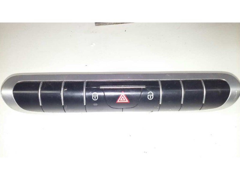 Recambio de warning para smart coupe mhd 45 urban style (451.334) referencia OEM IAM A4518206810004  