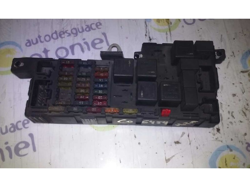 Recambio de caja reles / fusibles para volvo xc70 2.4 diesel cat referencia OEM IAM 8678449  