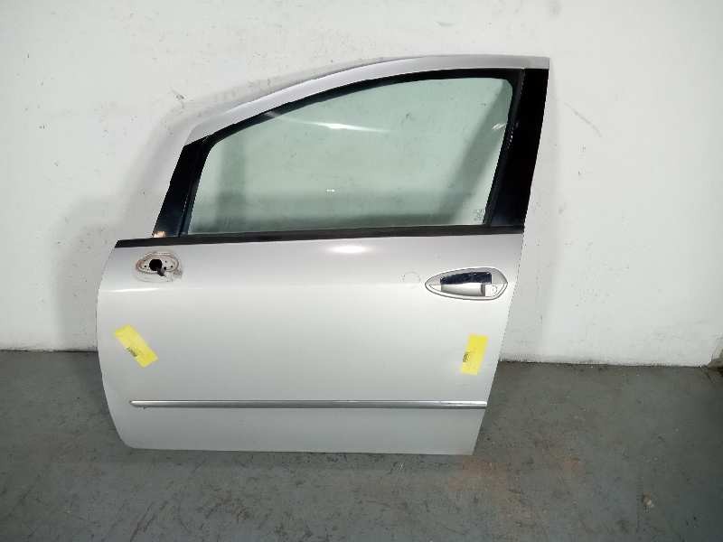 Recambio de puerta delantera izquierda para fiat linea (110) 1.3 16v jtd cat referencia OEM IAM  1 GOLPE PEQUEÑO PLATA