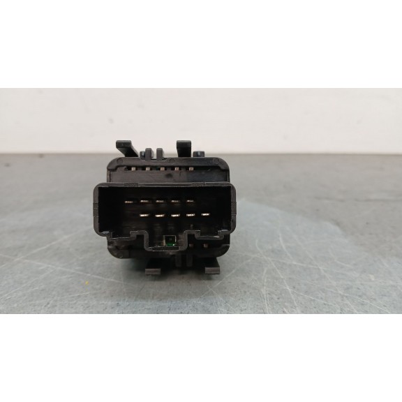 Recambio de mando elevalunas delantero izquierdo para renault clio ii fase ii (b/cb0) referencia OEM IAM 8200060045  