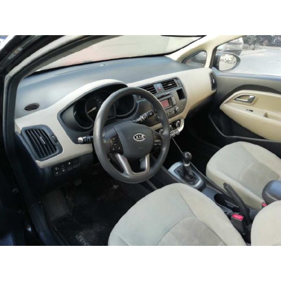 kia rio del año 2012
