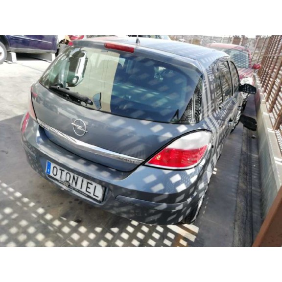 opel astra h berlina del año 2004