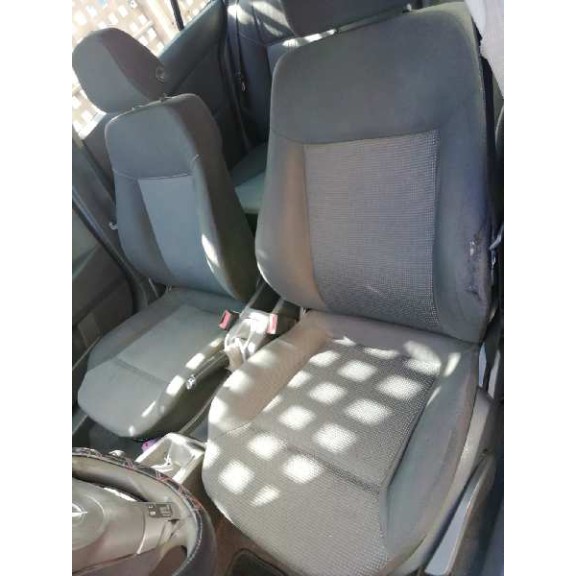 opel astra h berlina del año 2004