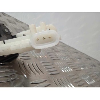 Recambio de cerradura maletero / porton para toyota yaris hybrid active referencia OEM IAM 6935002090 3 PINES 