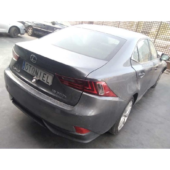 lexus is del año 2015