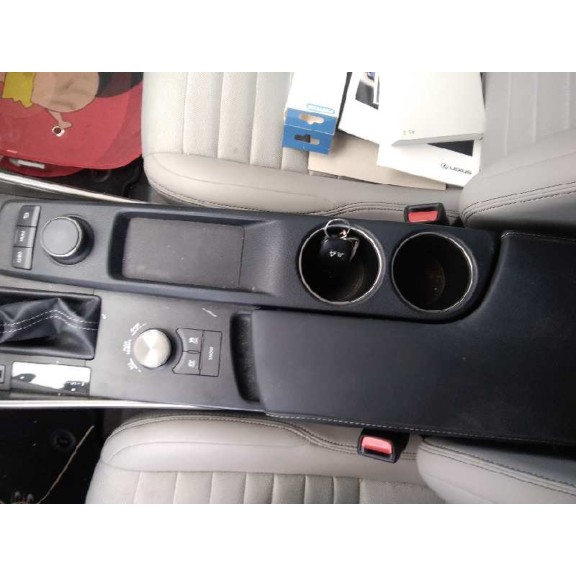 lexus is del año 2015