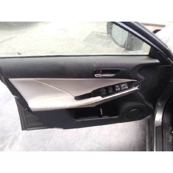 lexus is del año 2015