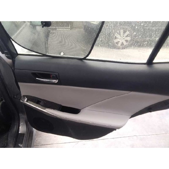 lexus is del año 2015