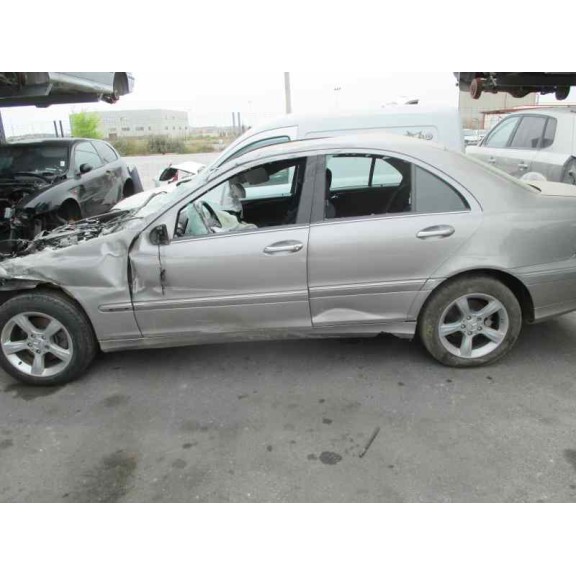 mercedes-benz clase c (w203) berlina del año 2005