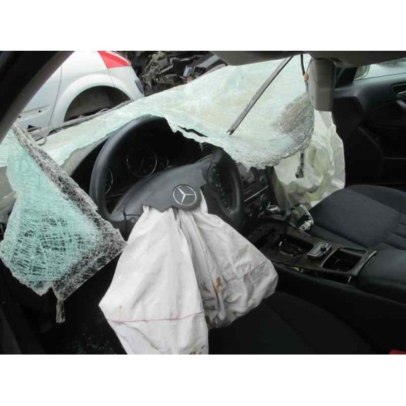 mercedes-benz clase c (w203) berlina del año 2005