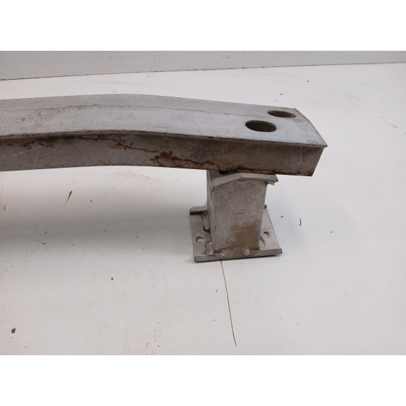 Recambio de refuerzo paragolpes delantero para lexus ct 200h referencia OEM IAM 5217176010  