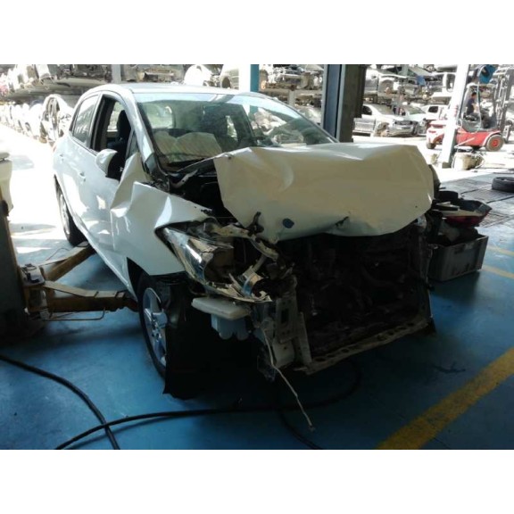 toyota auris del año 2012