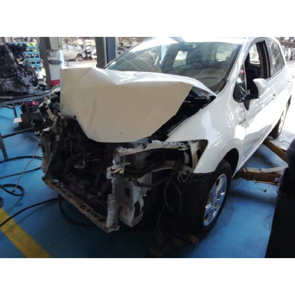 toyota auris del año 2012