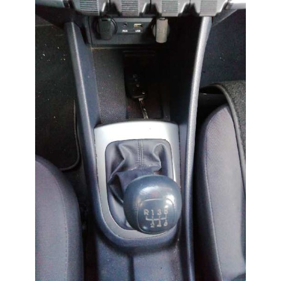 kia rio del año 2015