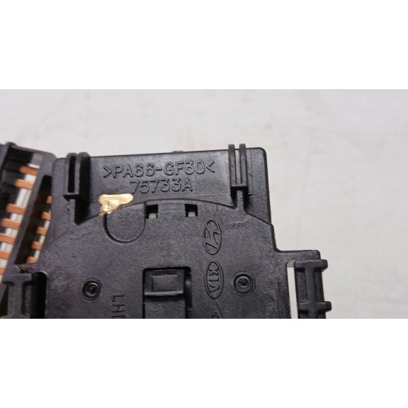 Recambio de mando limpia para hyundai accent iii sedán (mc) 1.5 crdi gls referencia OEM IAM 75733a  