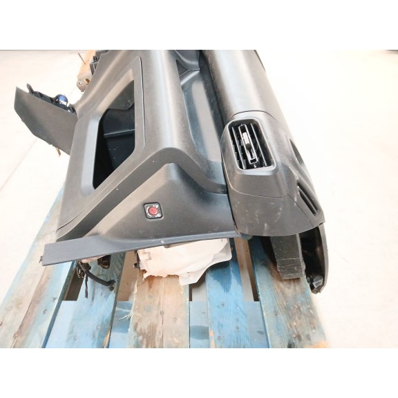 Recambio de salpicadero para peugeot rifter 1.5 bluehdi 100 referencia OEM IAM 16841899ZD  