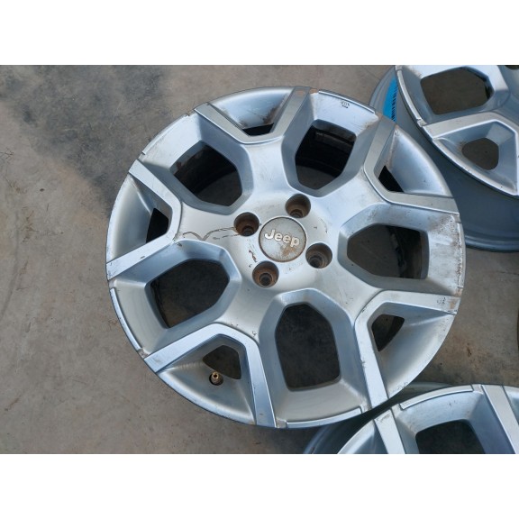 Recambio de juego llantas para jeep avenger (j2) referencia OEM IAM 6.5JX17 H2 ET32 52197382 17 PULGADAS X4
