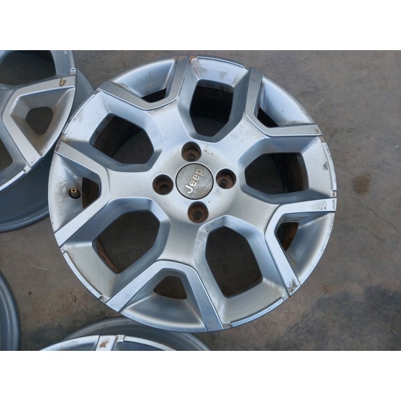 Recambio de juego llantas para jeep avenger (j2) referencia OEM IAM 6.5JX17 H2 ET32 52197382 17 PULGADAS X4