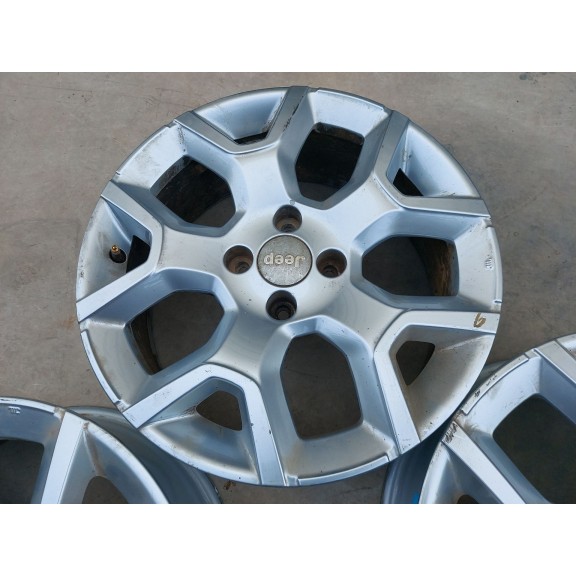 Recambio de juego llantas para jeep avenger (j2) referencia OEM IAM 6.5JX17 H2 ET32 52197382 17 PULGADAS X4