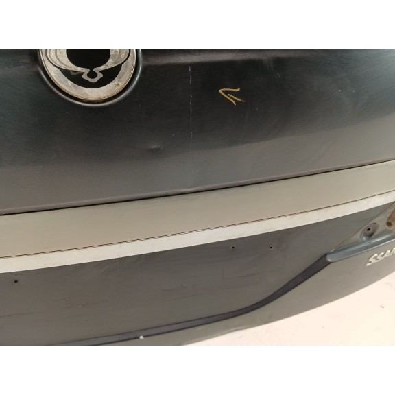 Recambio de porton trasero para ssangyong rodius i 2.7 xdi referencia OEM IAM 6401121101  