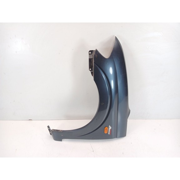 Recambio de aleta delantera izquierda para ssangyong rodius i 2.7 xdi referencia OEM IAM 5181121000  