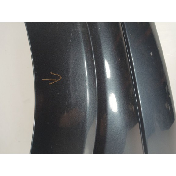 Recambio de aleta delantera izquierda para ssangyong rodius i 2.7 xdi referencia OEM IAM 5181121000  