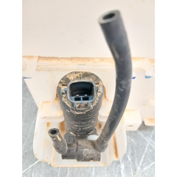 Recambio de deposito limpia para omoda 5 referencia OEM IAM   