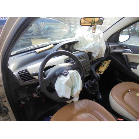 lancia ypsilon (101) del año 2004