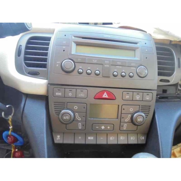 lancia ypsilon (101) del año 2004