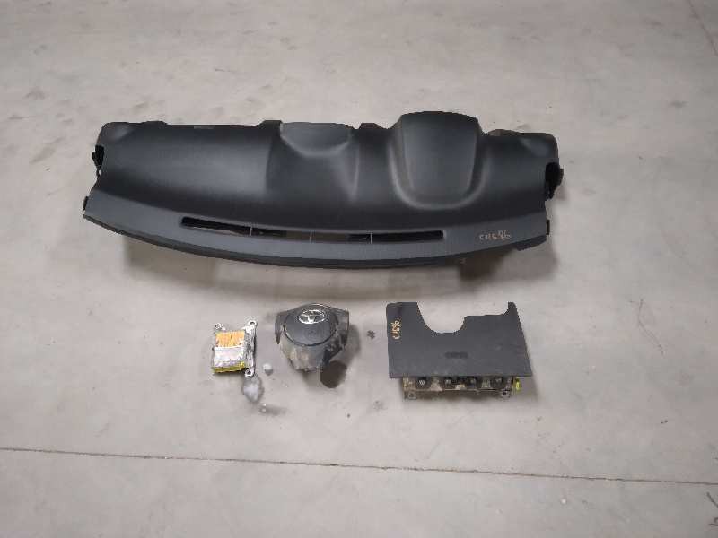 Recambio de kit airbag para toyota urban cruiser active referencia OEM IAM 5584452210 SIN PRETENSORES 