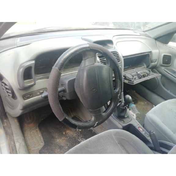 renault laguna (b56) del año 2000