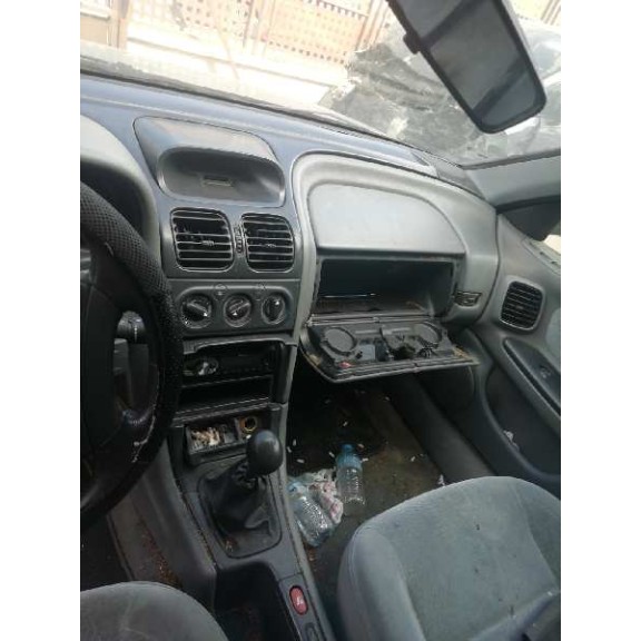 renault laguna (b56) del año 2000