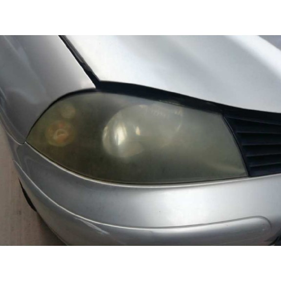 seat ibiza (6l1) del año 2002