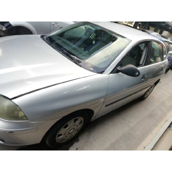 seat ibiza (6l1) del año 2002