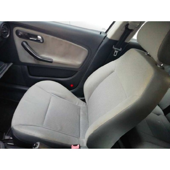 seat ibiza (6l1) del año 2002