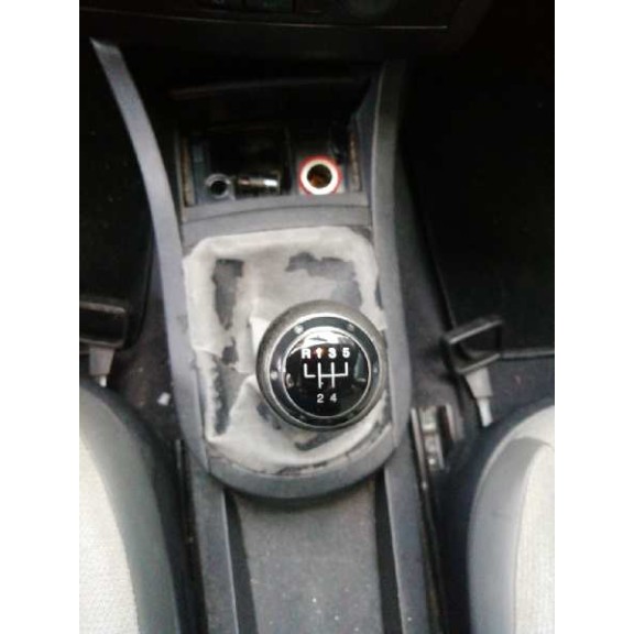 seat ibiza (6l1) del año 2002