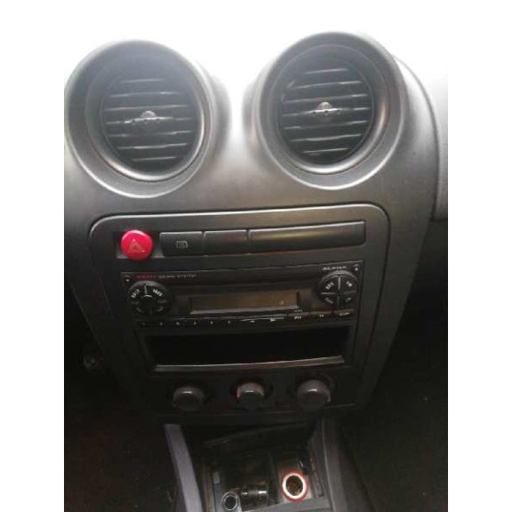 seat ibiza (6l1) del año 2002