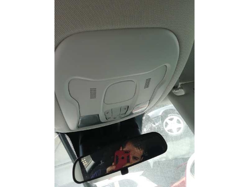 Recambio de luz interior para jeep renegade sport 4x2 referencia OEM IAM   