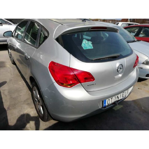 opel astra j lim. del año 2011