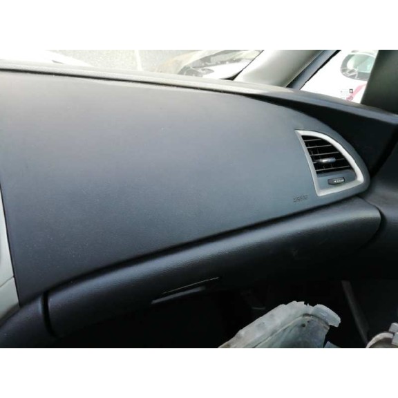 opel astra j lim. del año 2011