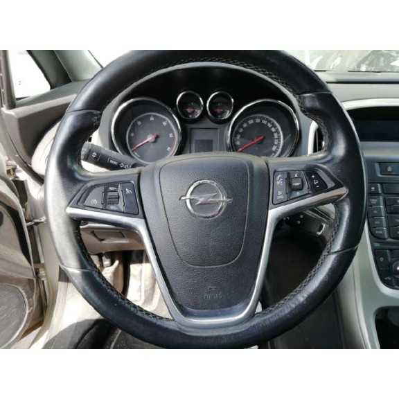 opel astra j lim. del año 2011