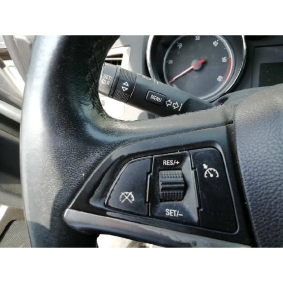 opel astra j lim. del año 2011