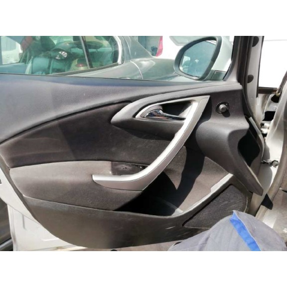 opel astra j lim. del año 2011