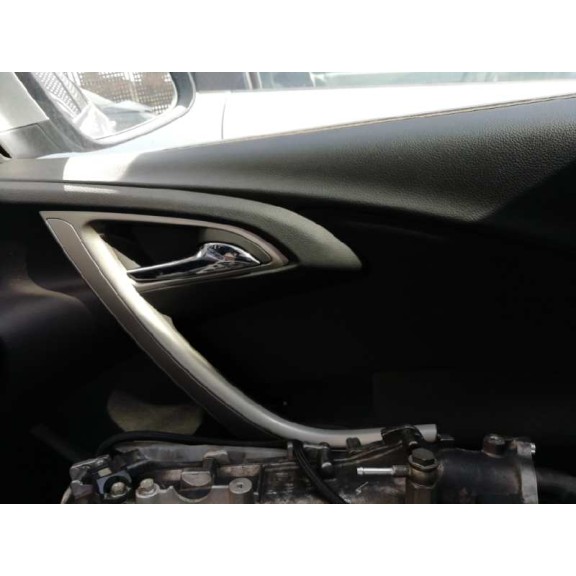 opel astra j lim. del año 2011