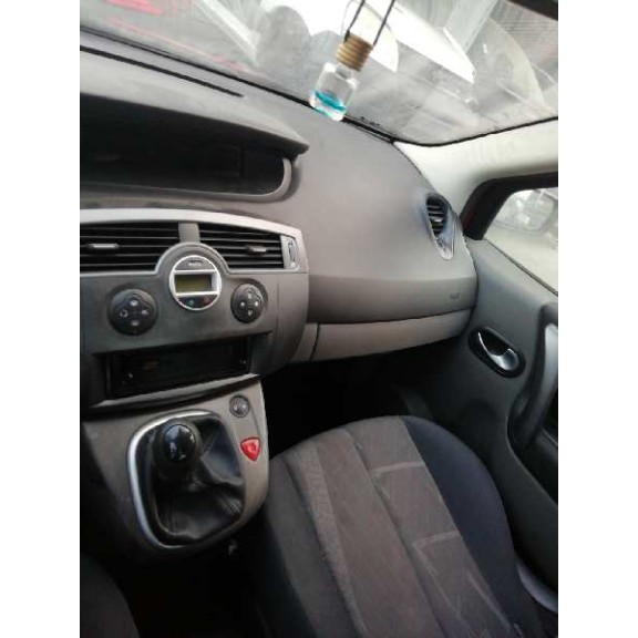 renault scenic ii del año 2004