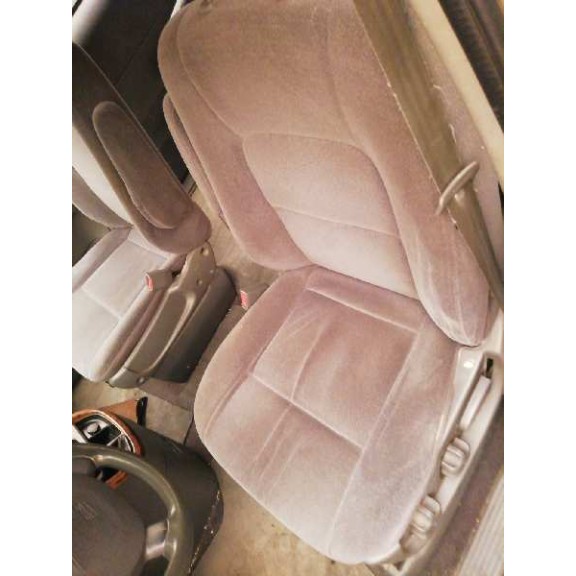 kia carnival ii del año 2002