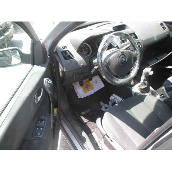 renault megane ii classic berlina del año 2004