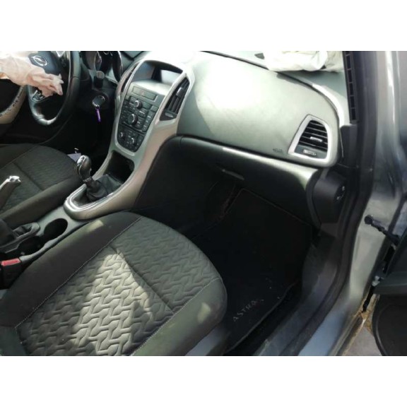 opel astra j lim. del año 2014