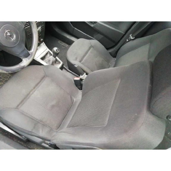 opel astra h berlina del año 2006